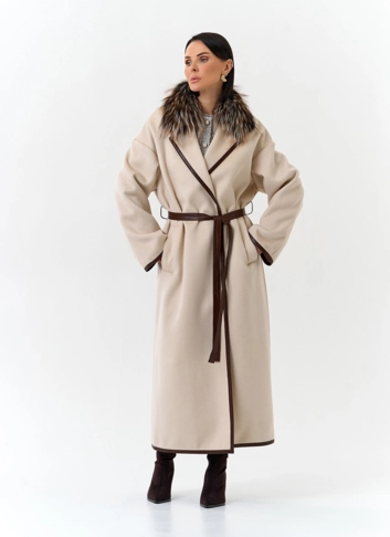 Женское длинное пальто с отделкой из меха лисы